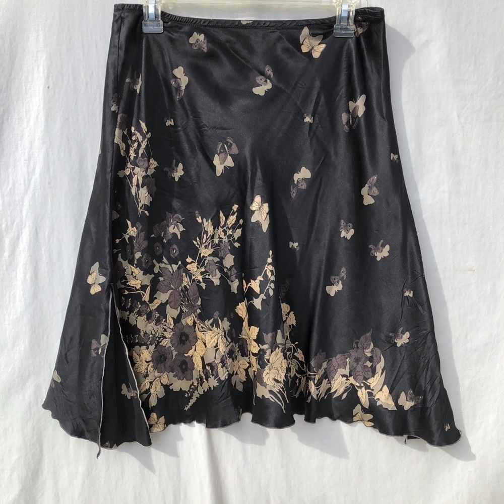 Silk A shape black with butterfly print skirt - Picture 2 of 12